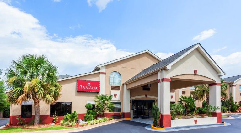 Ramada in Locust Grove Exterior