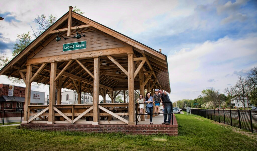 locust grove train watching platform
