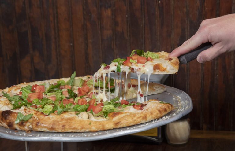 15th Street Pizza's Wine & Cheese Pizza